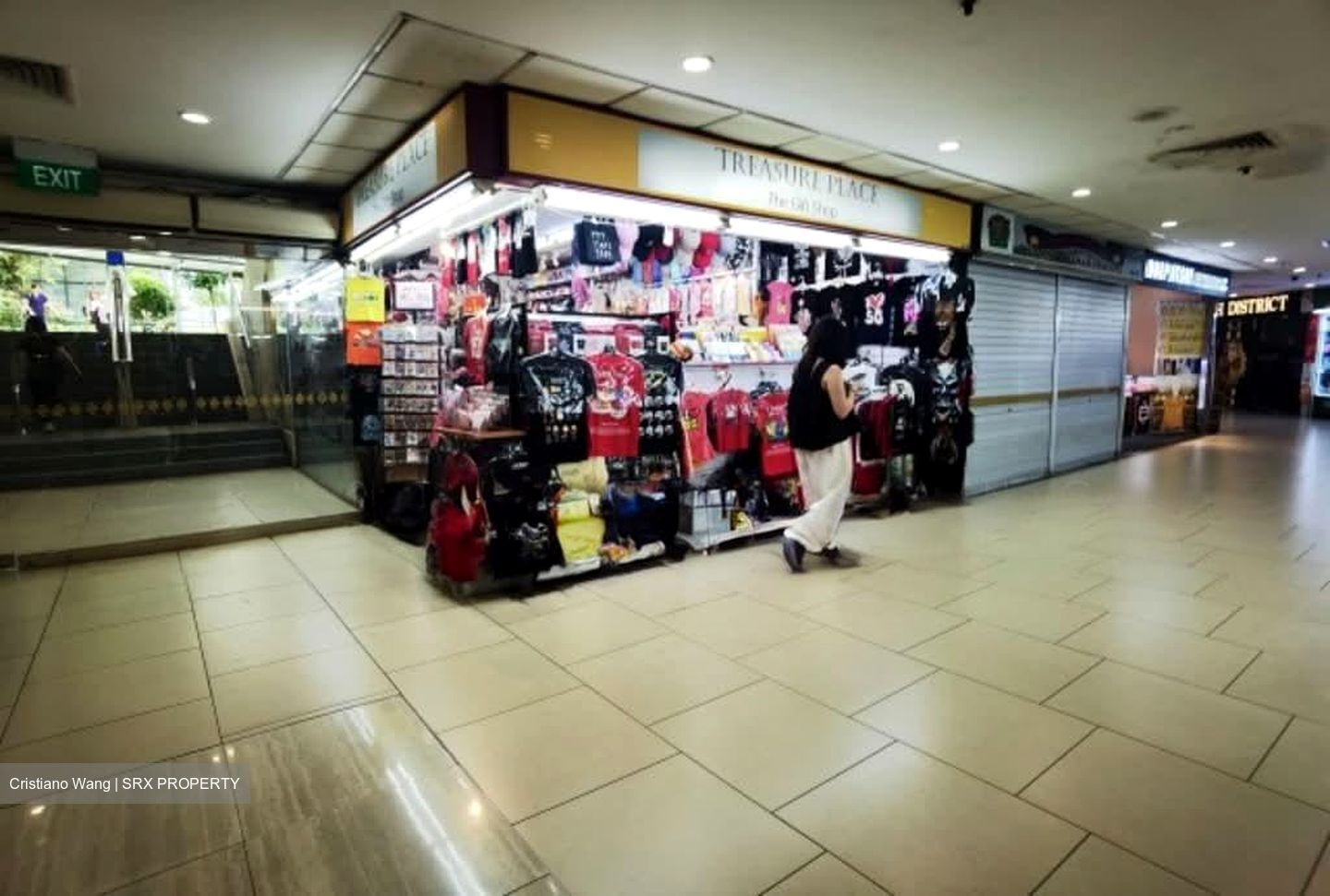 Lucky Plaza (D9), Retail #583279781